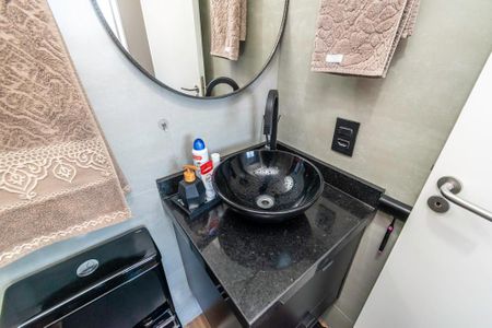 Apartamento à venda com 65m², 3 quartos e 1 vaga Apartamento à venda com 65m², 3 quartos e 1 vagaBanheiro da Suíte