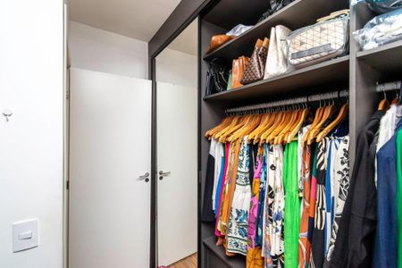 Apartamento à venda com 65m², 3 quartos e 1 vaga Apartamento à venda com 65m², 3 quartos e 1 vagaQuarto 1 (Closet)