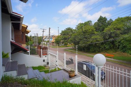 Casa à venda com 290m², 5 quartos e 3 vagas Casa à venda com 290m², 5 quartos e 3 vagasPátio