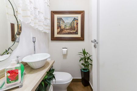 Casa de condomínio à venda com 350m², 4 quartos e 4 vagas Casa de condomínio à venda com 350m², 4 quartos e 4 vagasLavabo