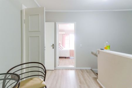 Casa de condomínio à venda com 350m², 4 quartos e 4 vagas Casa de condomínio à venda com 350m², 4 quartos e 4 vagasEscritório - Suítes