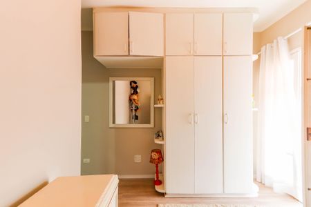 Casa de condomínio à venda com 350m², 4 quartos e 4 vagas Casa de condomínio à venda com 350m², 4 quartos e 4 vagasSuíte 04