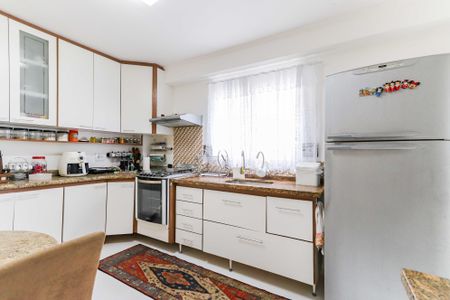 Casa de condomínio à venda com 350m², 4 quartos e 4 vagas Casa de condomínio à venda com 350m², 4 quartos e 4 vagasCozinha