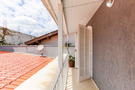 Casa de condomínio à venda com 350m², 4 quartos e 4 vagas Casa de condomínio à venda com 350m², 4 quartos e 4 vagasVaranda Suíte 03 e 4