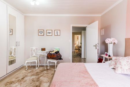 Casa de condomínio à venda com 350m², 4 quartos e 4 vagas Casa de condomínio à venda com 350m², 4 quartos e 4 vagasSuíte 02