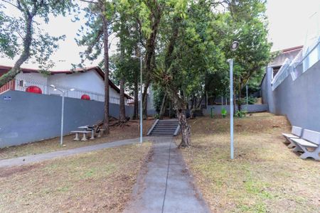 Casa de condomínio à venda com 350m², 4 quartos e 4 vagas Casa de condomínio à venda com 350m², 4 quartos e 4 vagasCondomínio