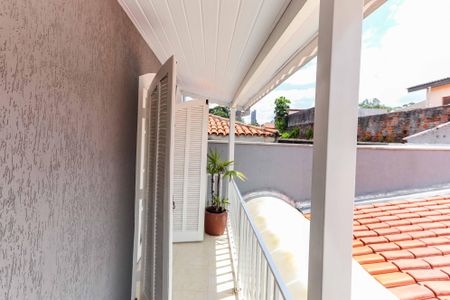 Casa de condomínio à venda com 350m², 4 quartos e 4 vagas Casa de condomínio à venda com 350m², 4 quartos e 4 vagasVaranda Suíte 03 e 04