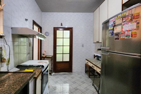 Apartamento para alugar com 66m², 2 quartos e 1 vagaCozinha 