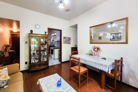 Apartamento para alugar com 66m², 2 quartos e 1 vagaSala 