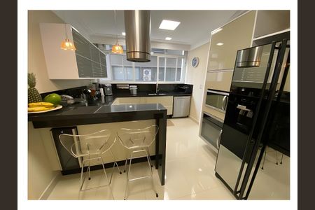 Apartamento para alugar com 200m², 3 quartos e 2 vagas