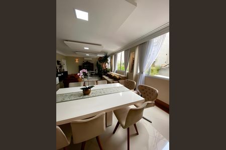 Apartamento para alugar com 200m², 3 quartos e 2 vagas