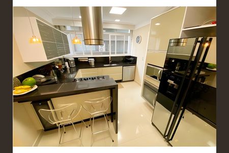 Apartamento para alugar com 200m², 3 quartos e 2 vagas