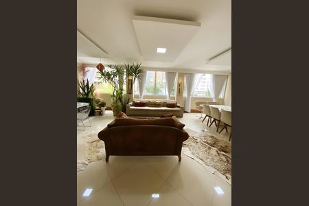 Apartamento para alugar com 200m², 3 quartos e 2 vagas