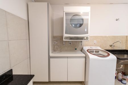 Apartamento à venda com 60m², 2 quartos e 1 vagaÁrea de Serviço
