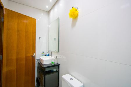 Casa à venda com 235m², 2 quartos e 8 vagasBanheiro do quarto 1