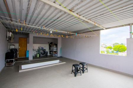 Casa à venda com 235m², 2 quartos e 8 vagasÁrea de serviço/Cobertura