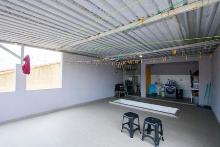 Casa à venda com 235m², 2 quartos e 8 vagasÁrea de serviço/Cobertura