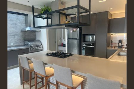 Casa de condomínio à venda com 273m², 4 quartos e 3 vagas Casa de condomínio à venda com 273m², 4 quartos e 3 vagasCozinha