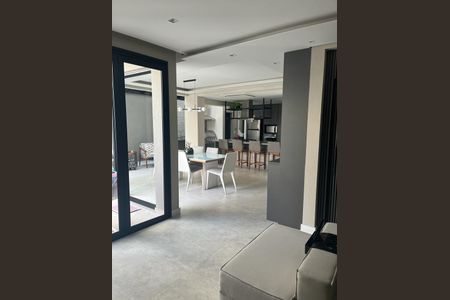 Casa de condomínio à venda com 273m², 4 quartos e 3 vagas Casa de condomínio à venda com 273m², 4 quartos e 3 vagasSala de jantar