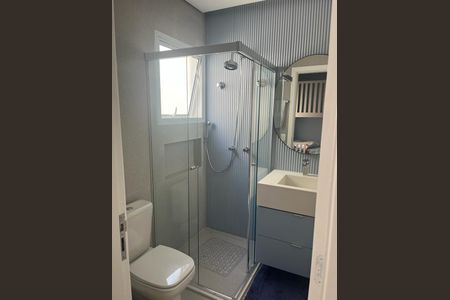 Casa de condomínio à venda com 273m², 4 quartos e 3 vagas Casa de condomínio à venda com 273m², 4 quartos e 3 vagasbanheiro