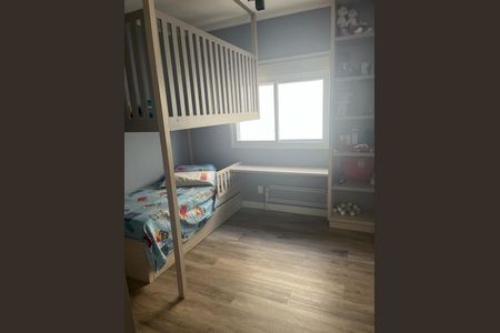 Casa de condomínio à venda com 273m², 4 quartos e 3 vagas Casa de condomínio à venda com 273m², 4 quartos e 3 vagasQuarto