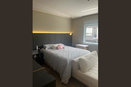 Casa de condomínio à venda com 273m², 4 quartos e 3 vagas Casa de condomínio à venda com 273m², 4 quartos e 3 vagasQuarto