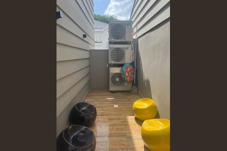 Casa de condomínio à venda com 273m², 4 quartos e 3 vagas