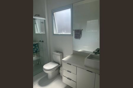 Casa de condomínio à venda com 273m², 4 quartos e 3 vagas Casa de condomínio à venda com 273m², 4 quartos e 3 vagasbanheiro