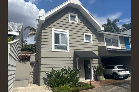 Casa de condomínio à venda com 273m², 4 quartos e 3 vagas