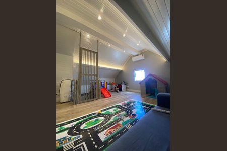 Casa de condomínio à venda com 273m², 4 quartos e 3 vagas Casa de condomínio à venda com 273m², 4 quartos e 3 vagasQuarto