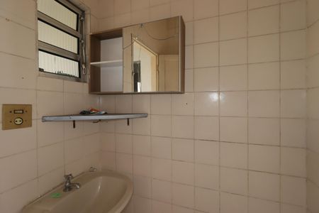 Casa à venda com 129m², 2 quartos e 2 vagasEdícula - Banheiro