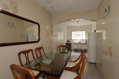 Casa à venda com 129m², 2 quartos e 2 vagasCozinha