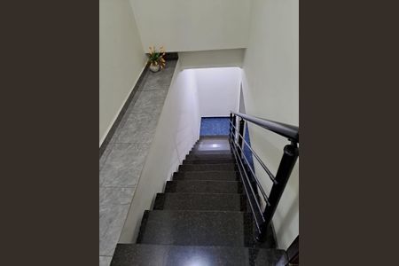 Escada de casa à venda com 3 quartos, 212m² em Vila Humaita, Santo André