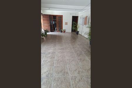 Casa à venda com 212m², 3 quartos e 4 vagas Casa à venda com 212m², 3 quartos e 4 vagasÁrea externa