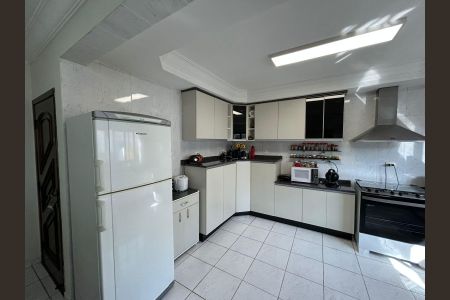 Casa à venda com 212m², 3 quartos e 4 vagas Casa à venda com 212m², 3 quartos e 4 vagasCozinha