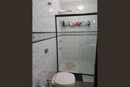 Casa à venda com 212m², 3 quartos e 4 vagas Casa à venda com 212m², 3 quartos e 4 vagasBanheiro social