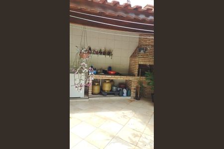 Casa à venda com 212m², 3 quartos e 4 vagas Casa à venda com 212m², 3 quartos e 4 vagasCozinha