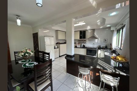Cozinha de casa à venda com 3 quartos, 212m² em Vila Humaita, Santo André