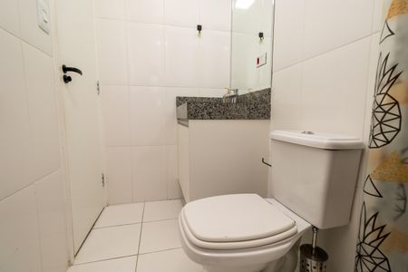 Casa à venda com 78m², 2 quartos e 2 vagas Casa à venda com 78m², 2 quartos e 2 vagasBanheiro Social