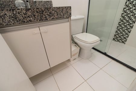 Casa à venda com 78m², 2 quartos e 2 vagas Casa à venda com 78m², 2 quartos e 2 vagasBanheiro da Suíte