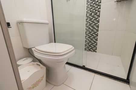 Casa à venda com 78m², 2 quartos e 2 vagas Casa à venda com 78m², 2 quartos e 2 vagasBanheiro da Suíte