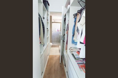 Apartamento à venda com 96m², 3 quartos e 2 vagas Apartamento à venda com 96m², 3 quartos e 2 vagasCloset da Suíte