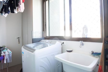 Apartamento à venda com 96m², 3 quartos e 2 vagas Apartamento à venda com 96m², 3 quartos e 2 vagasÁrea de Serviço