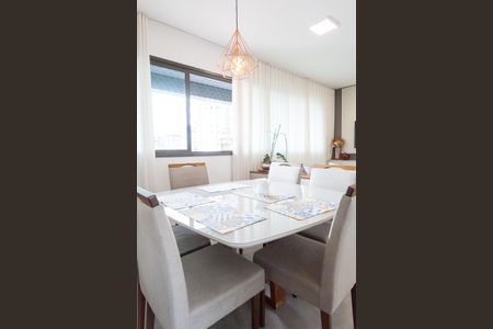 Apartamento à venda com 96m², 3 quartos e 2 vagas Apartamento à venda com 96m², 3 quartos e 2 vagasSala de Jantar