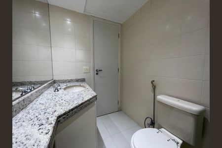 Apartamento à venda com 96m², 3 quartos e 2 vagas Apartamento à venda com 96m², 3 quartos e 2 vagasBanheiro 1