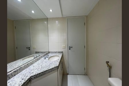 Apartamento à venda com 96m², 3 quartos e 2 vagas Apartamento à venda com 96m², 3 quartos e 2 vagasBanheiro 1