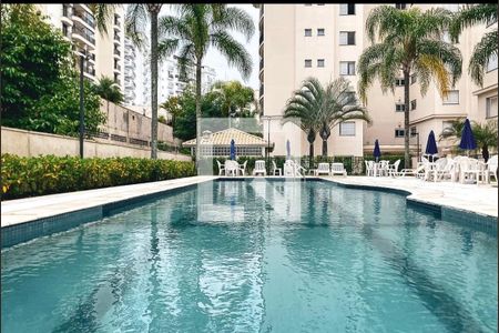 Apartamento à venda com 96m², 3 quartos e 2 vagas Apartamento à venda com 96m², 3 quartos e 2 vagasÁrea comum - Piscina