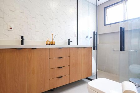 Apartamento à venda com 170m², 4 quartos e 2 vagasBanheiro da suíte