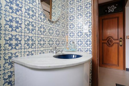 Apartamento à venda com 170m², 4 quartos e 2 vagasLavabo