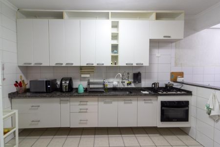 Casa à venda com 75m², 2 quartos e 2 vagas Casa à venda com 75m², 2 quartos e 2 vagasCozinha